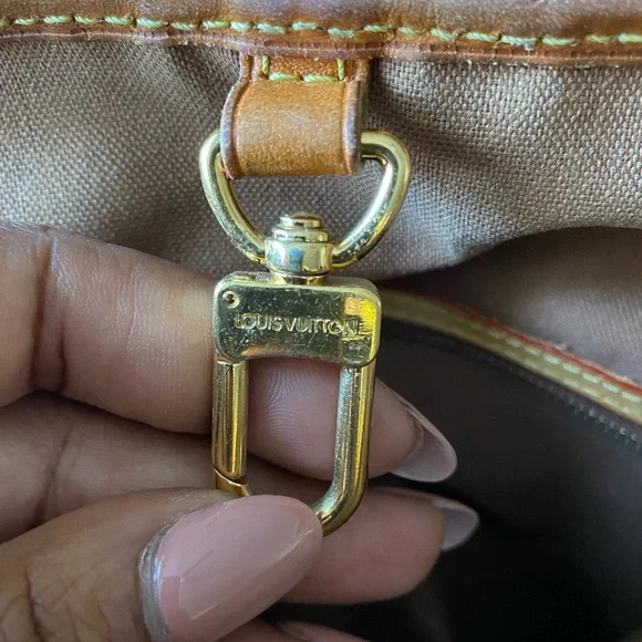 EUC Authentic Louis Vuitton Horizontal Batignolles and Bifold Wallet Bundle - Picture 12 of 16